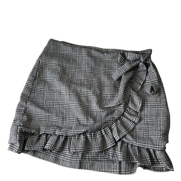 Checkered Gingham Wrap Mini Skirt - Picture 8 of 8